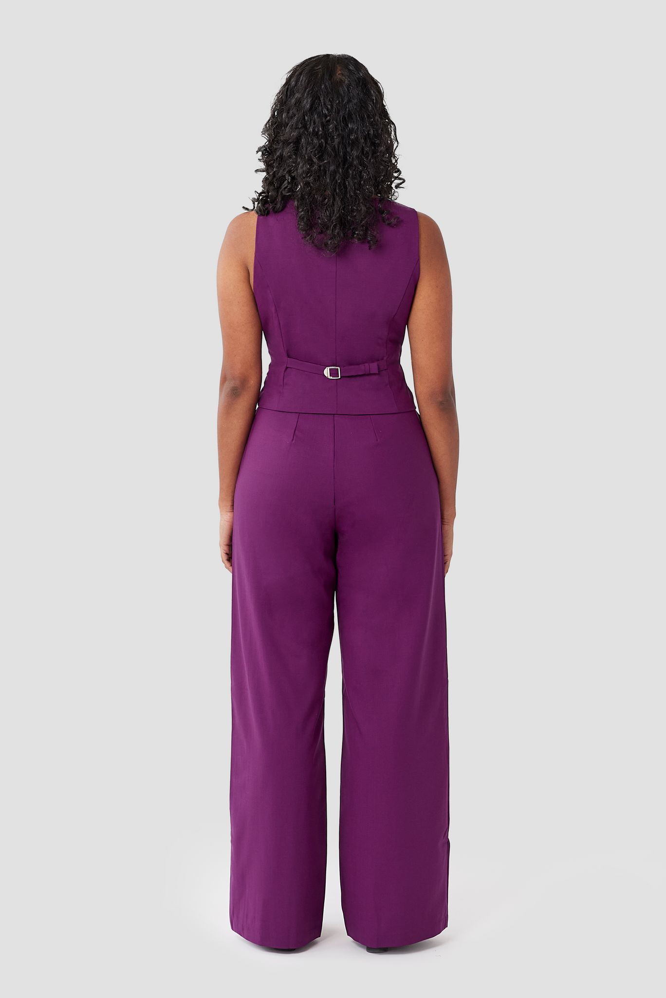 The Wool Wide Leg Pant is designed to sit snug at the high waist with plenty of room for curvy bottom shapes. The pant has a comfortable, boho fit on women with full hips and thighs. No more waist gaps or uncomfortable belts required.