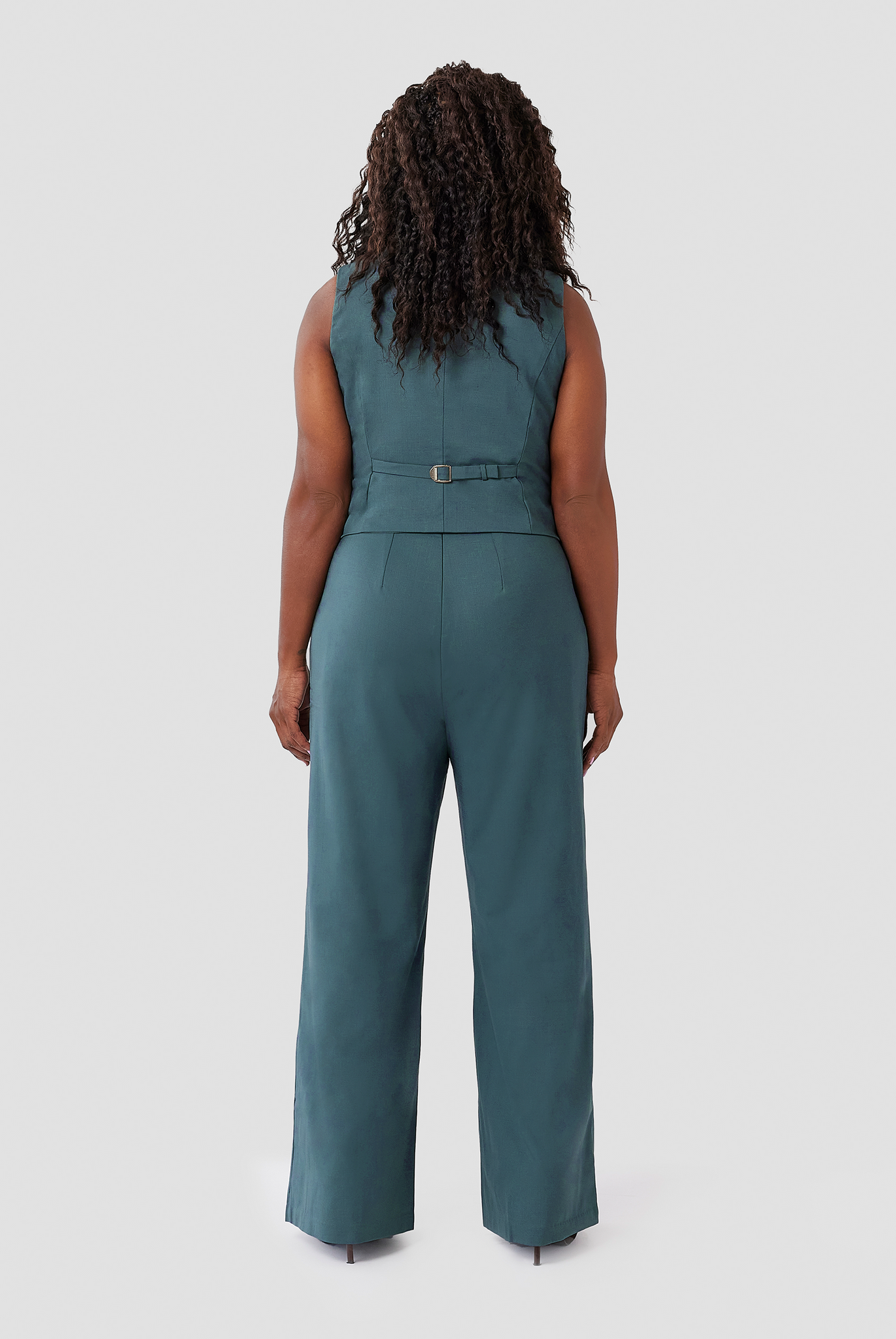 The Wool Wide Leg Pant is designed to sit snug at the high waist with plenty of room for curvy bottom shapes. The pant has a comfortable, boho fit on women with full hips and thighs. No more waist gaps or uncomfortable belts required.