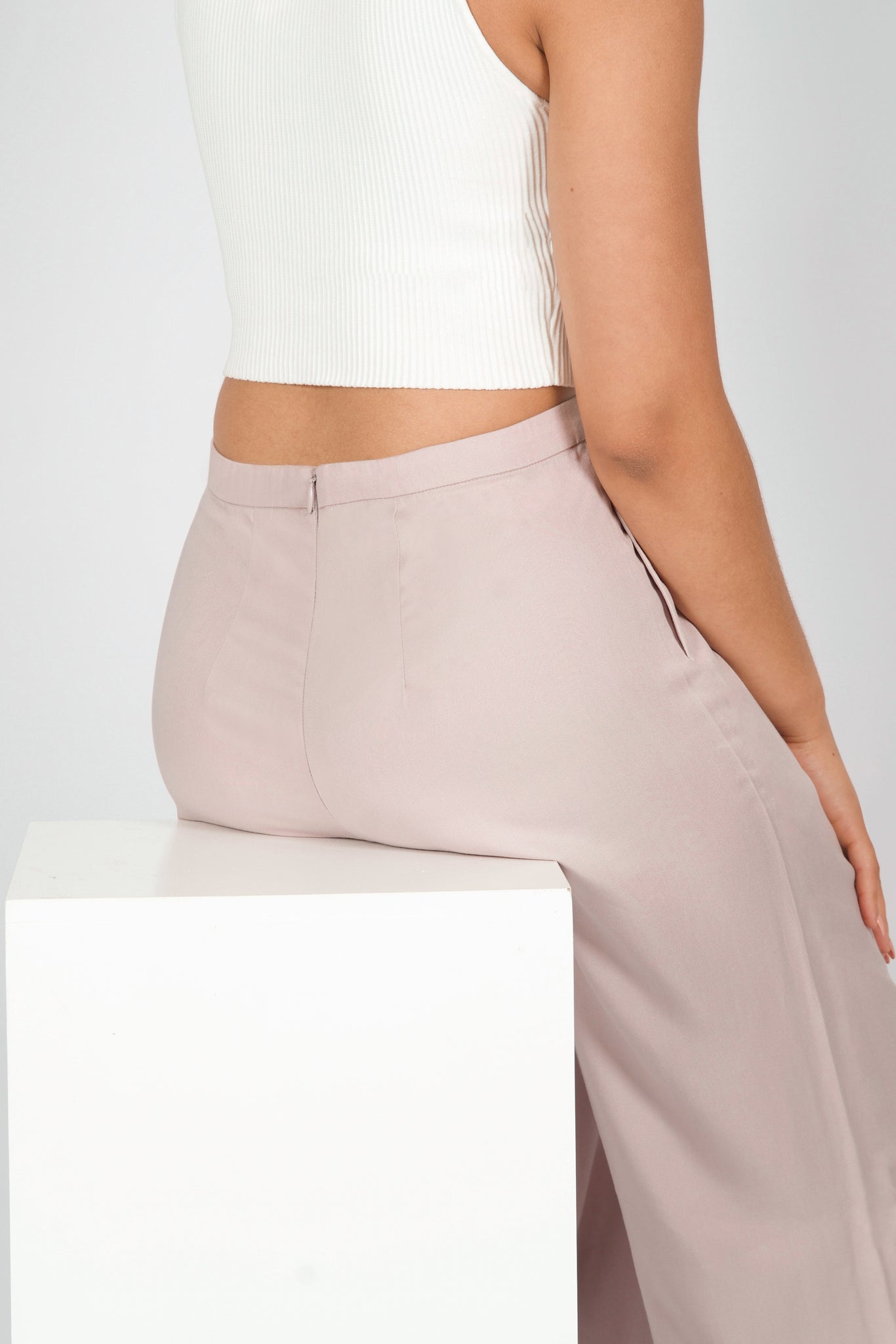 The Wide Leg Pant by Aam is designed specifically for women with full hips and thighs, so that when you sit, there is no waist gap.